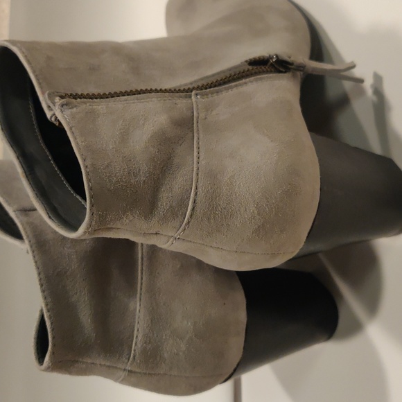Cole Haan | Grey suede booties - Picture 10 of 10